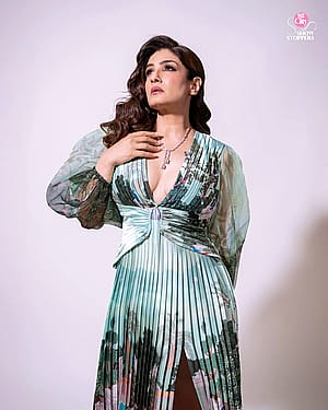 Raveena Tandon, 52'