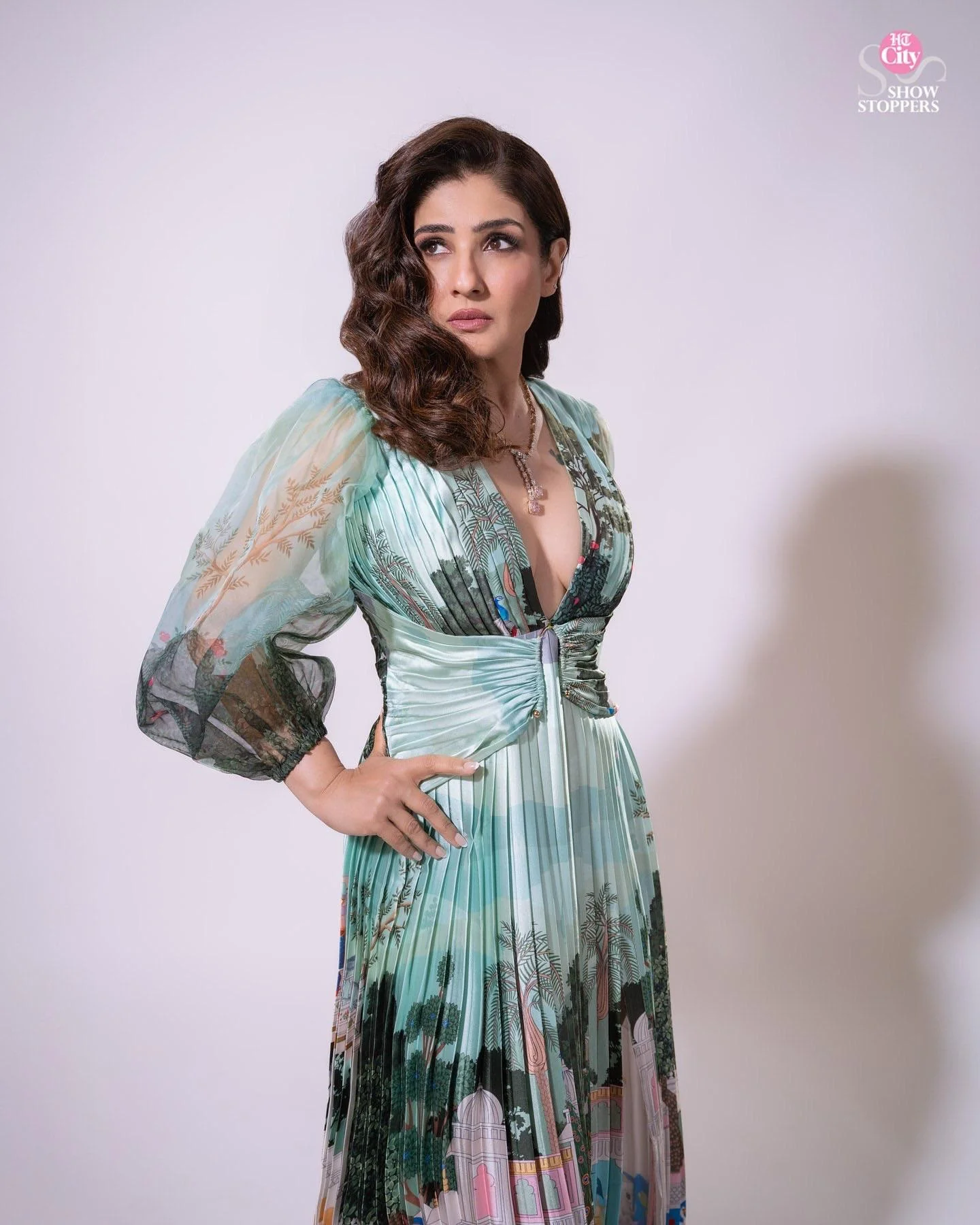 Raveena Tandon, 52 picture 4 of 5