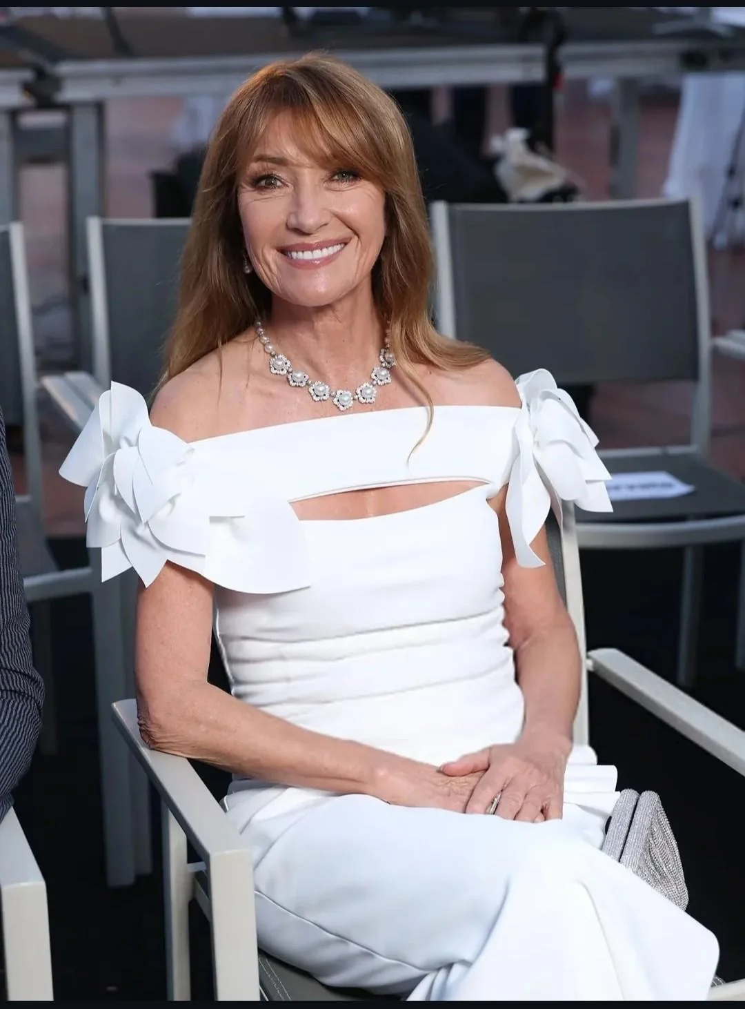 Jane Seymour, 74 picture 1 of 5