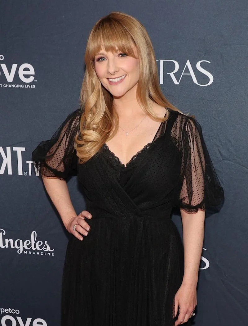 Melissa Rauch, 44 picture 1 of 1