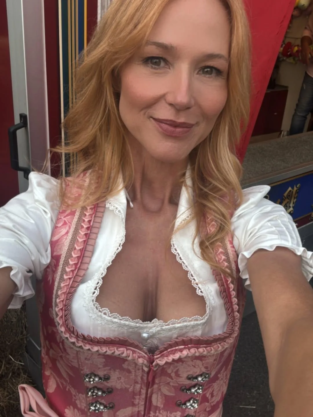 Jewel Kilcher, 51 picture 1 of 1