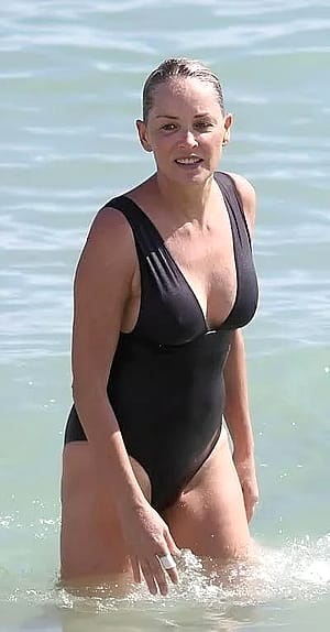 Sharon Stone, 67'
