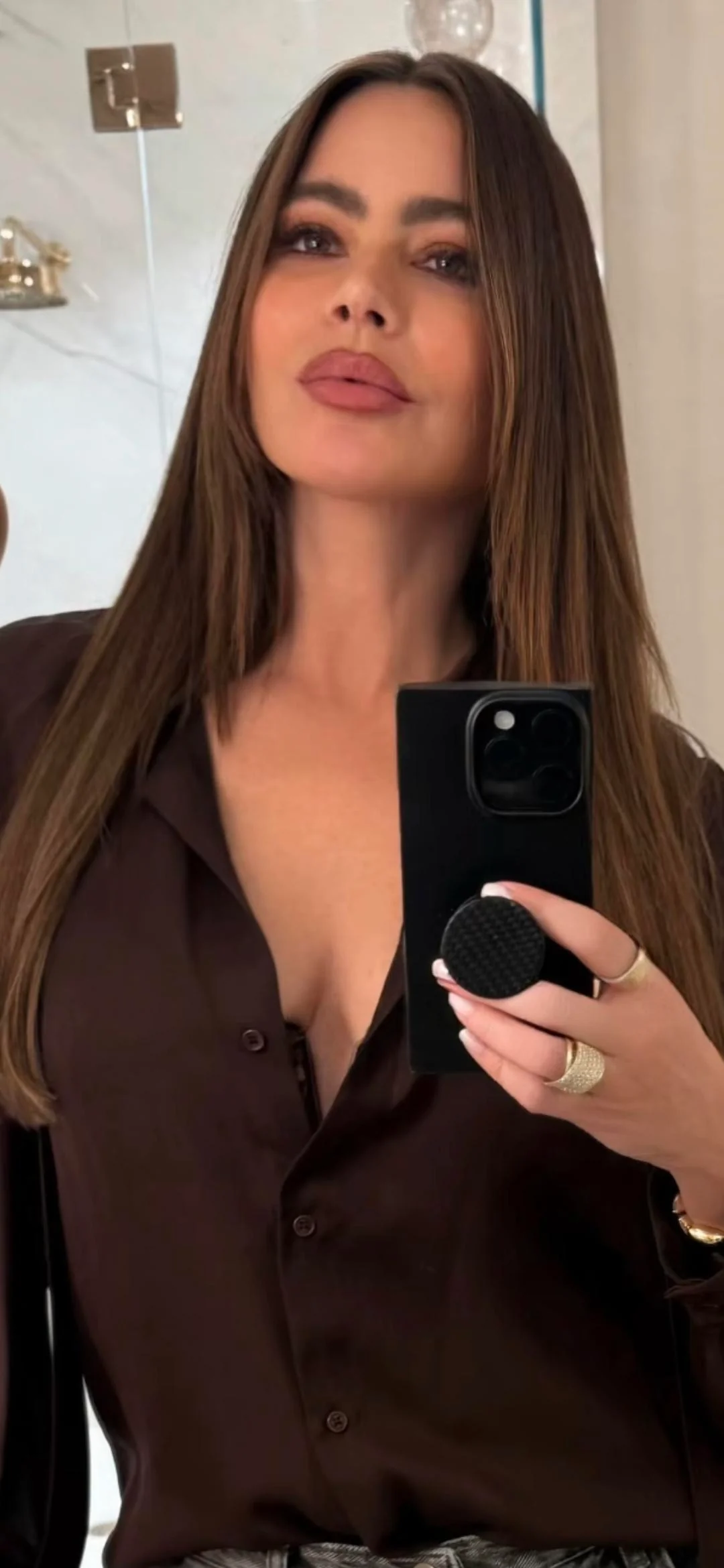 Sofía Vergara, 52 picture 2 of 2