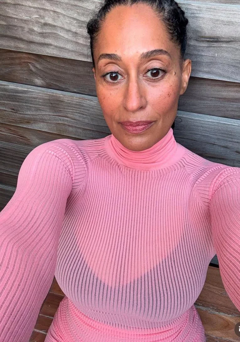 Tracee Ellis Ross, 52 picture 1 of 1