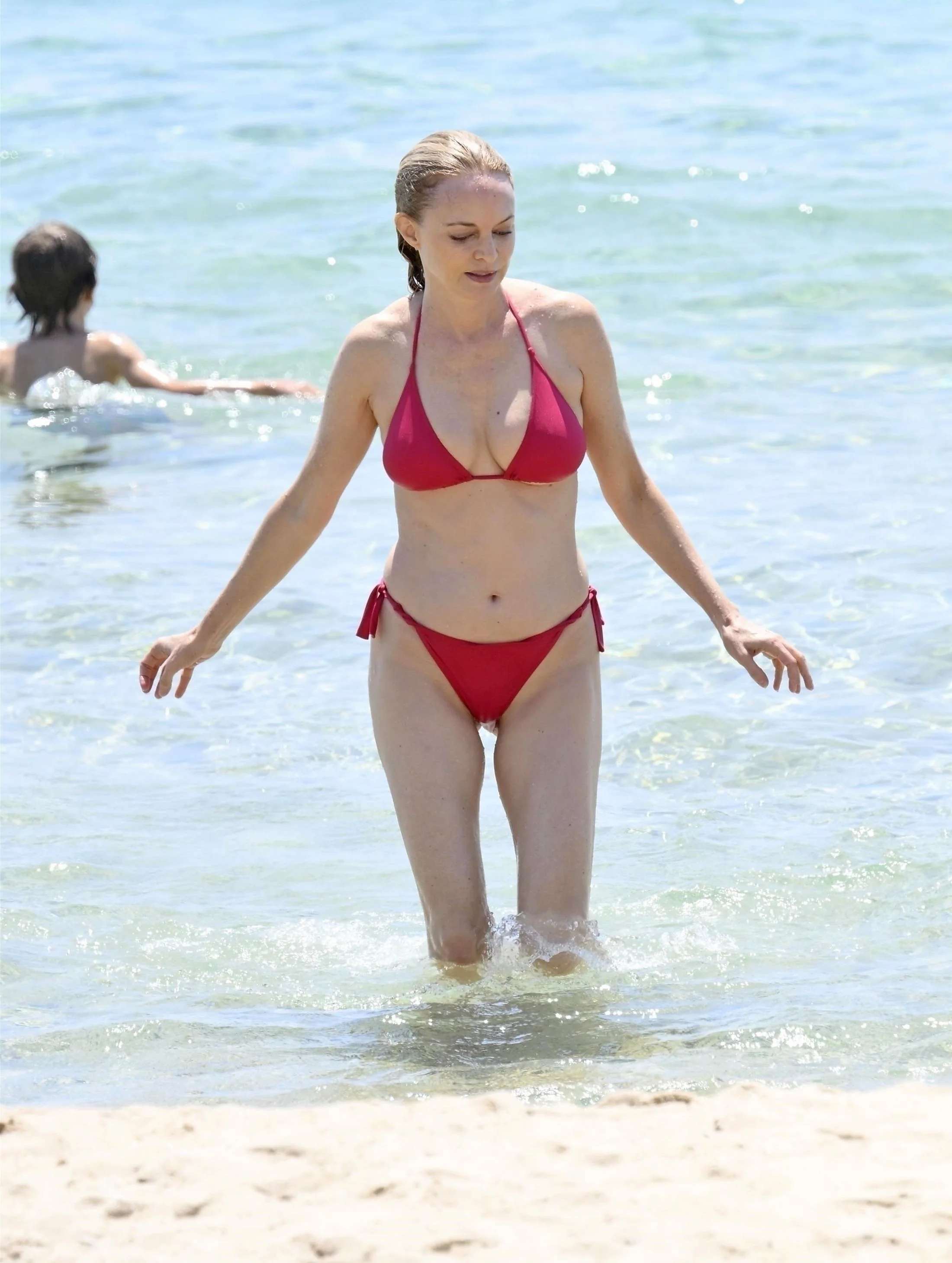 Heather Graham, 55 picture 2 of 12