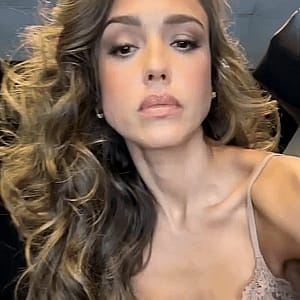 Jessica Alba, 44'