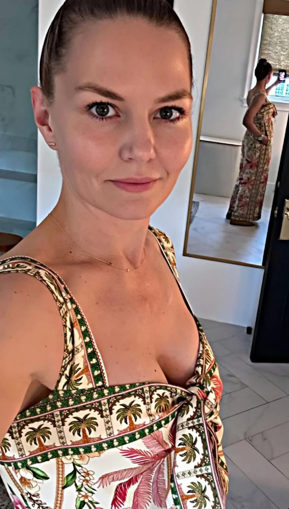 Jennifer Morrison, 46 picture 1 of 1