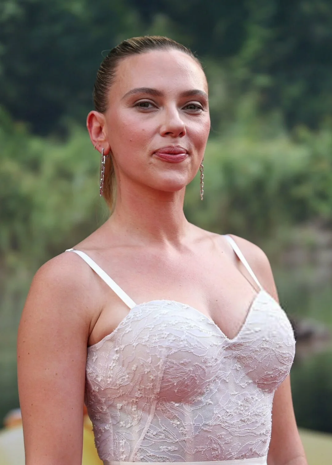 Scarlett Johansson, 40 picture 1 of 3