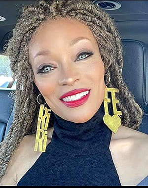 Alicia Marie, 49'