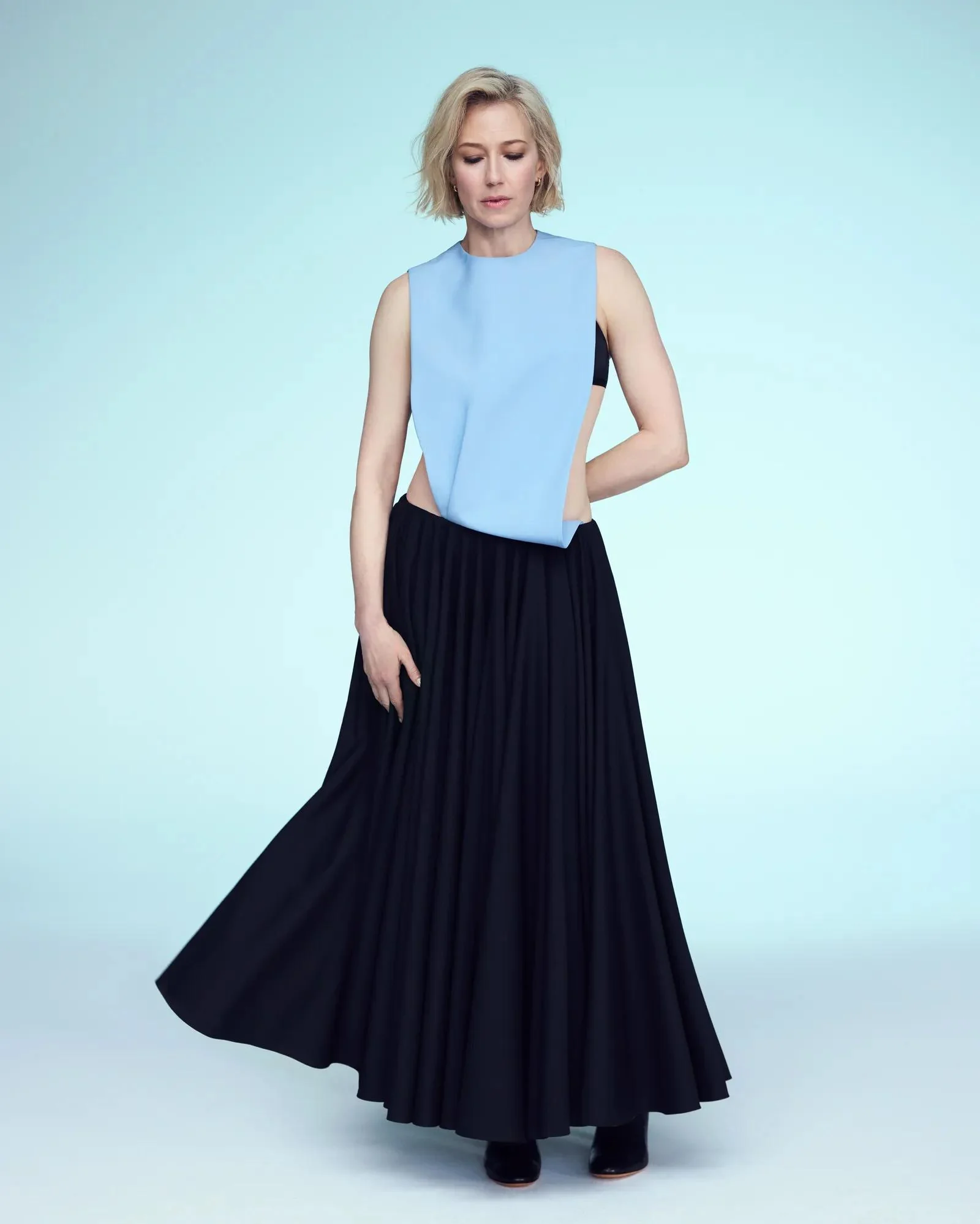 Carrie Coon (actress), 44, Glamour, June 2025 picture 2 of 3