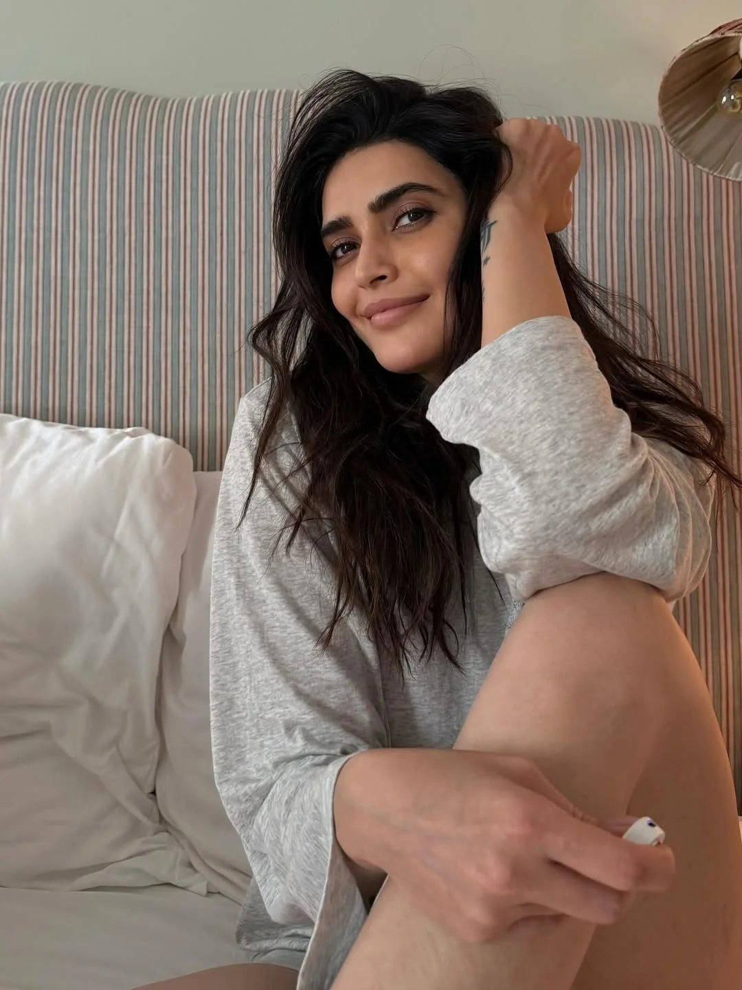 Karishma Tanna, 41 picture 1 of 4