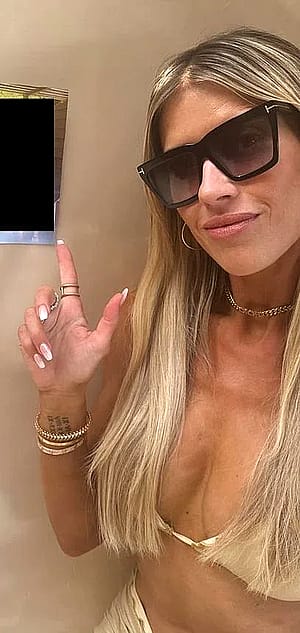 Christina Hall, 41'
