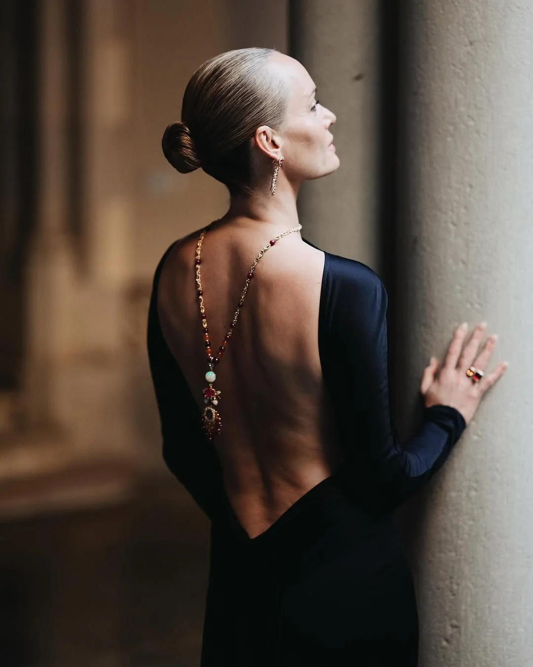 Amber Valletta, 51 picture 3 of 4