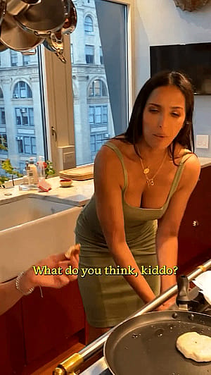 Padma Lakshmi, 54'