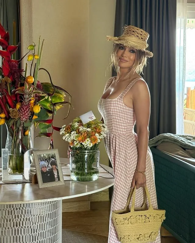 Jennifer Lopez, 55 picture 3 of 4