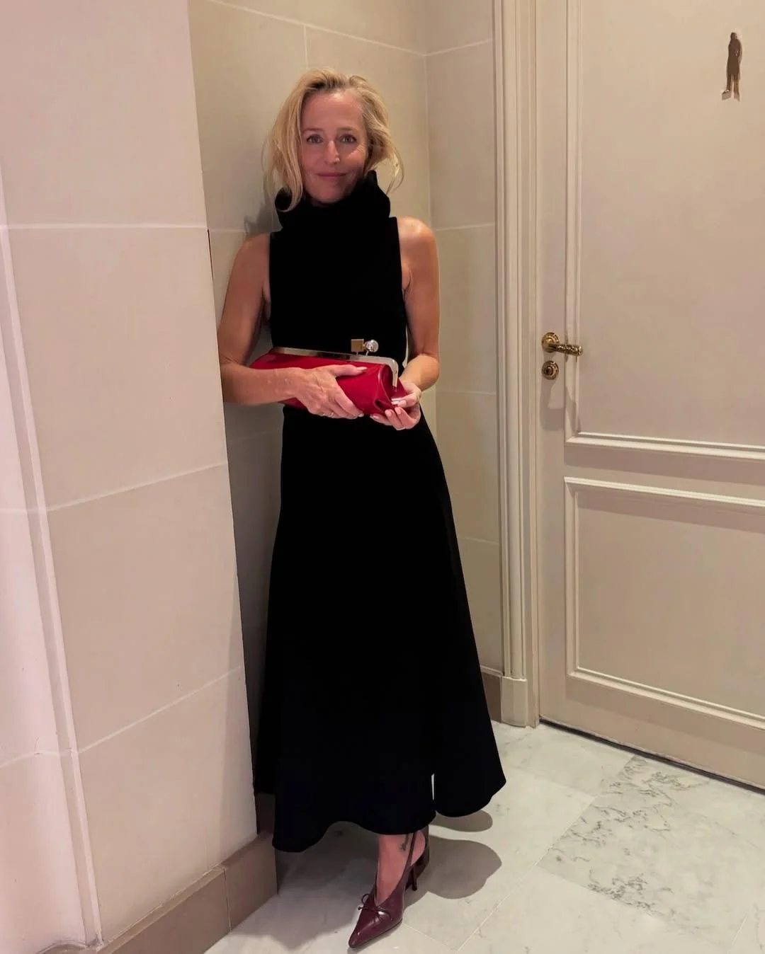 Gillian Anderson, 56 picture 4 of 6