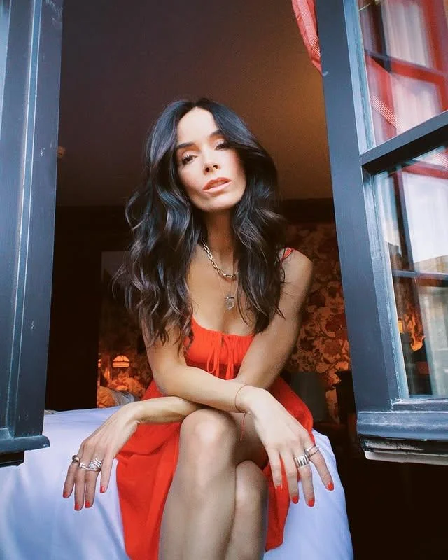 Abigail Spencer, 43 picture 7 of 9