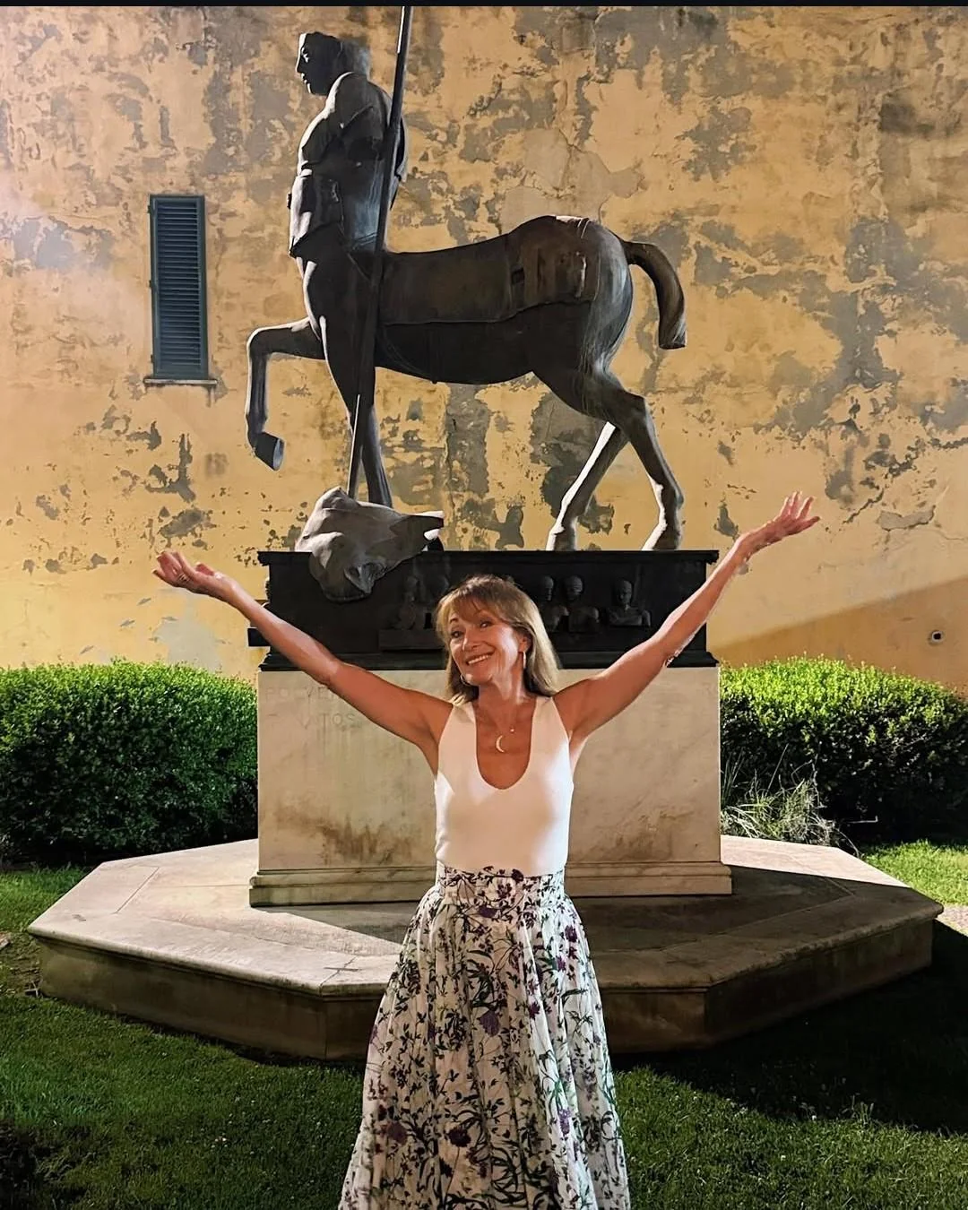 Jane Seymour, 74 picture 1 of 1