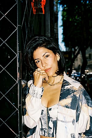 Stephanie Beatriz, 44'