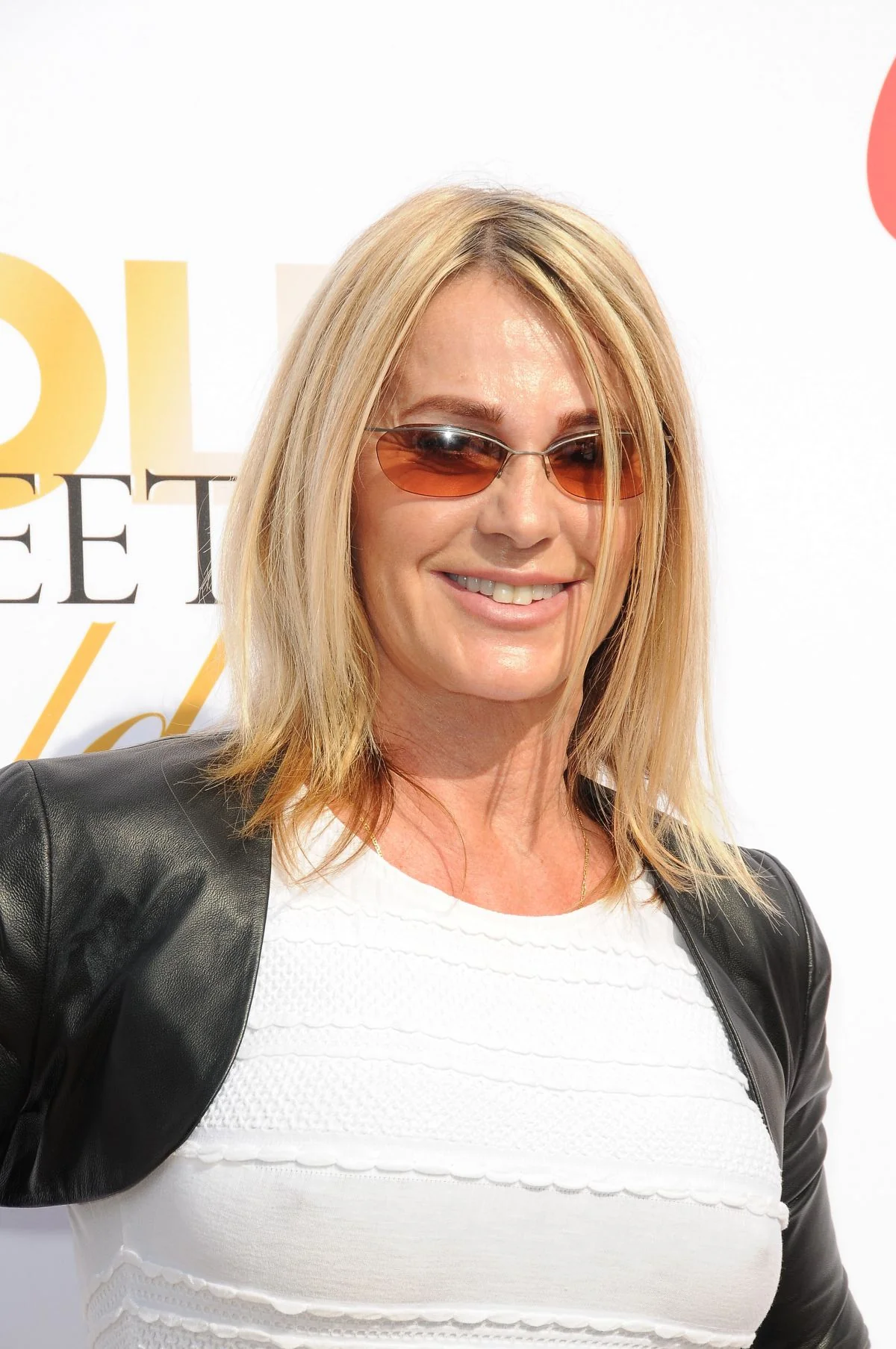 Nadia Comaneci, 56 picture 2 of 2
