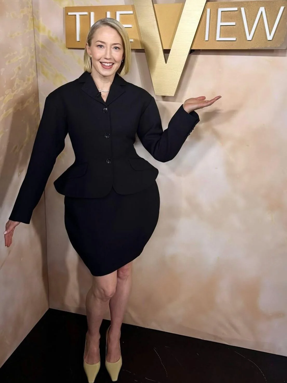 Carrie Coon, 44 picture 3 of 4