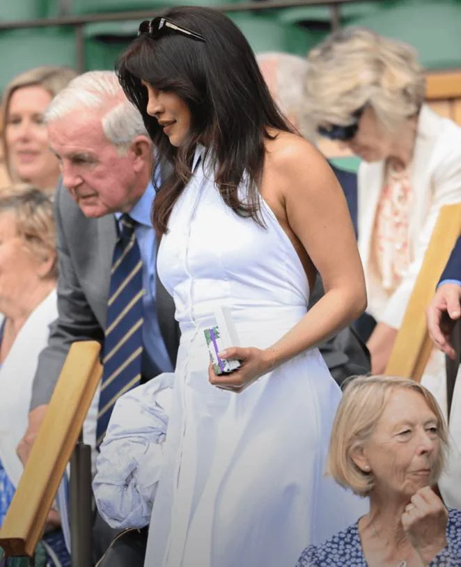 Priyanka Chopra Jonas, 42 picture 1 of 4