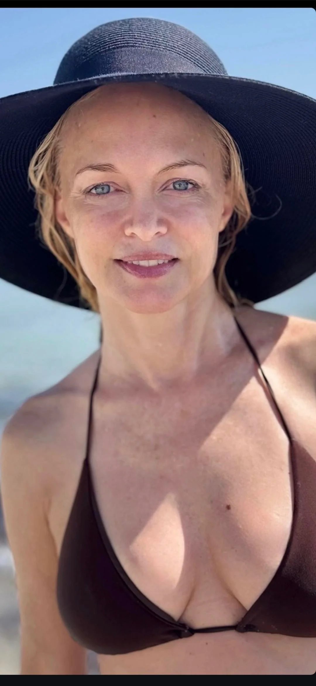 Heather Graham, 55 picture 1 of 2