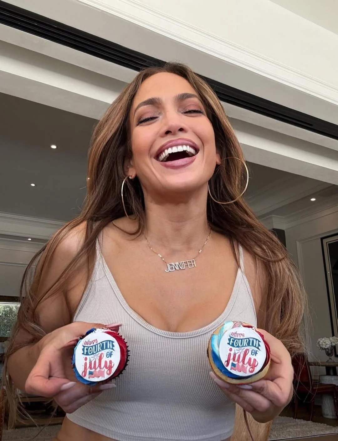 Jennifer Lopez, 55 picture 2 of 2