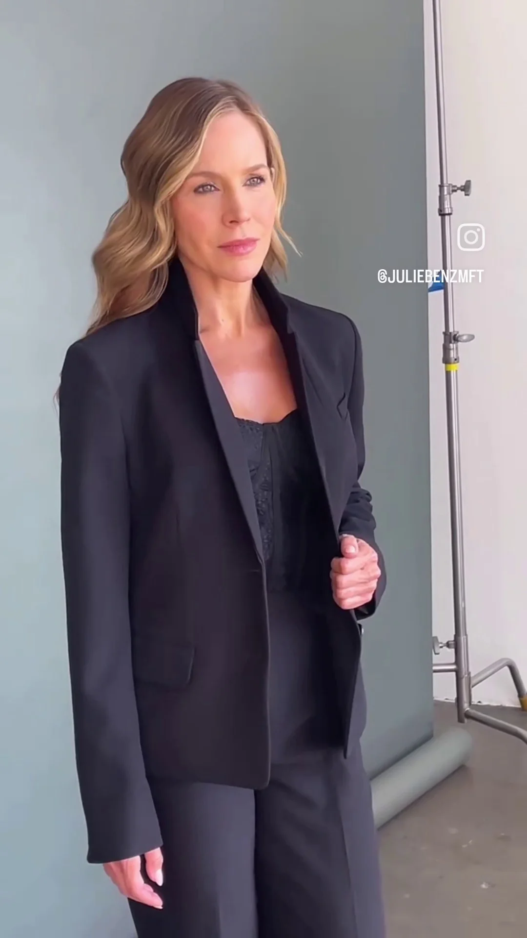 Julie Benz, 53 picture 1 of 3