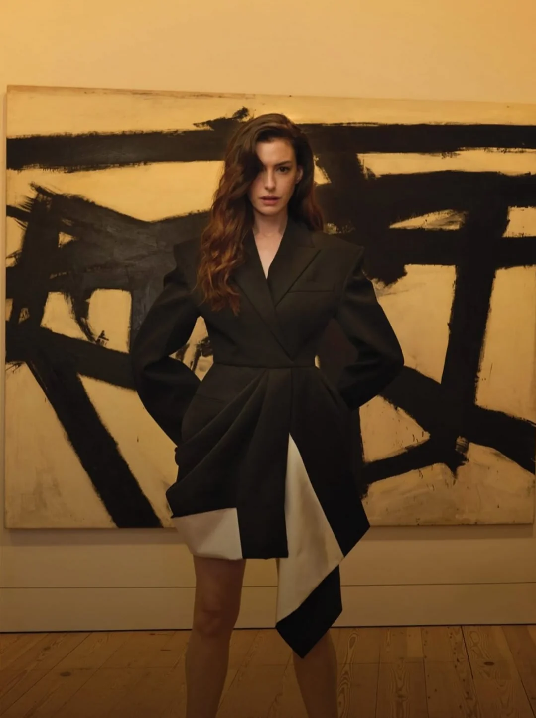 Anne Hathaway, 42 picture 2 of 2