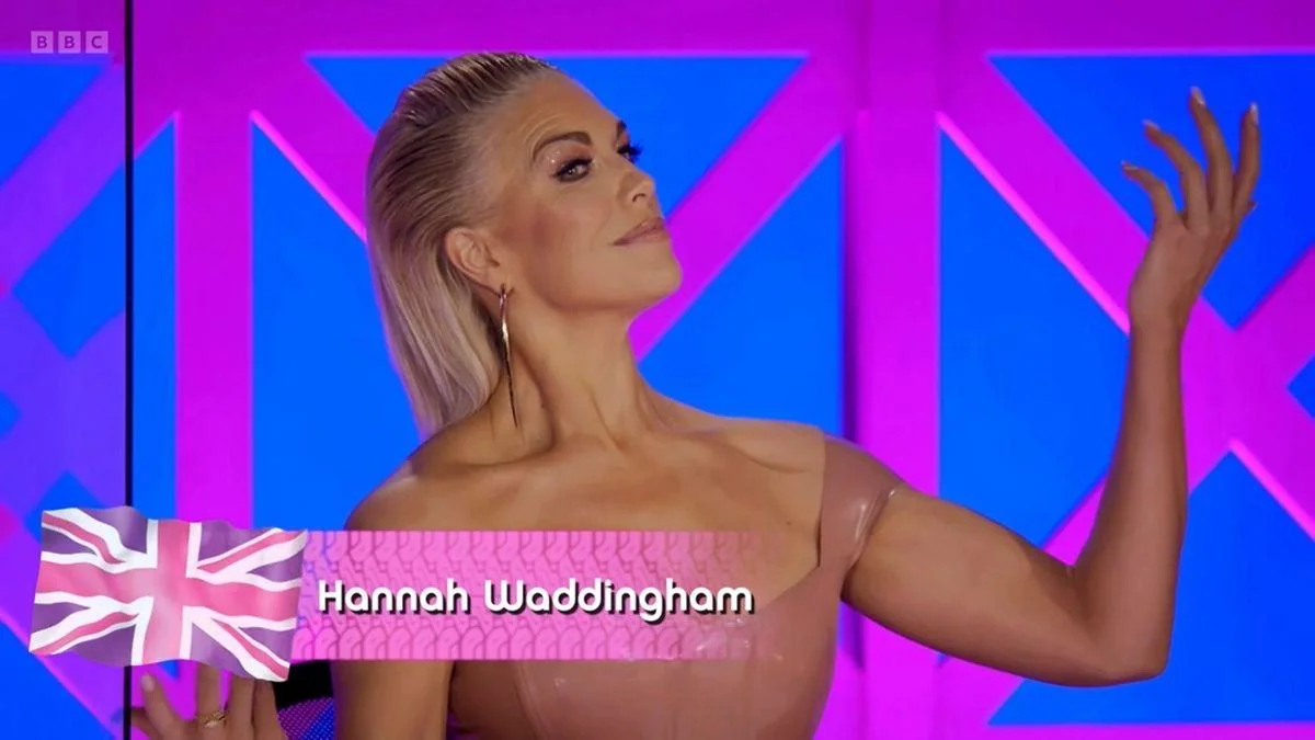 Hannah Waddingham, 48 picture 5 of 6