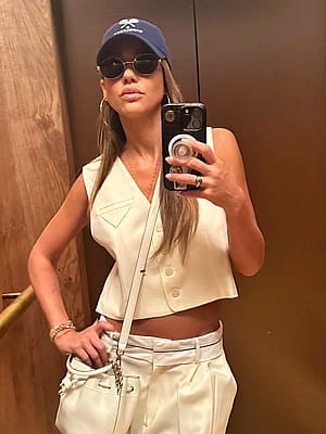 Jessica Alba, 44'