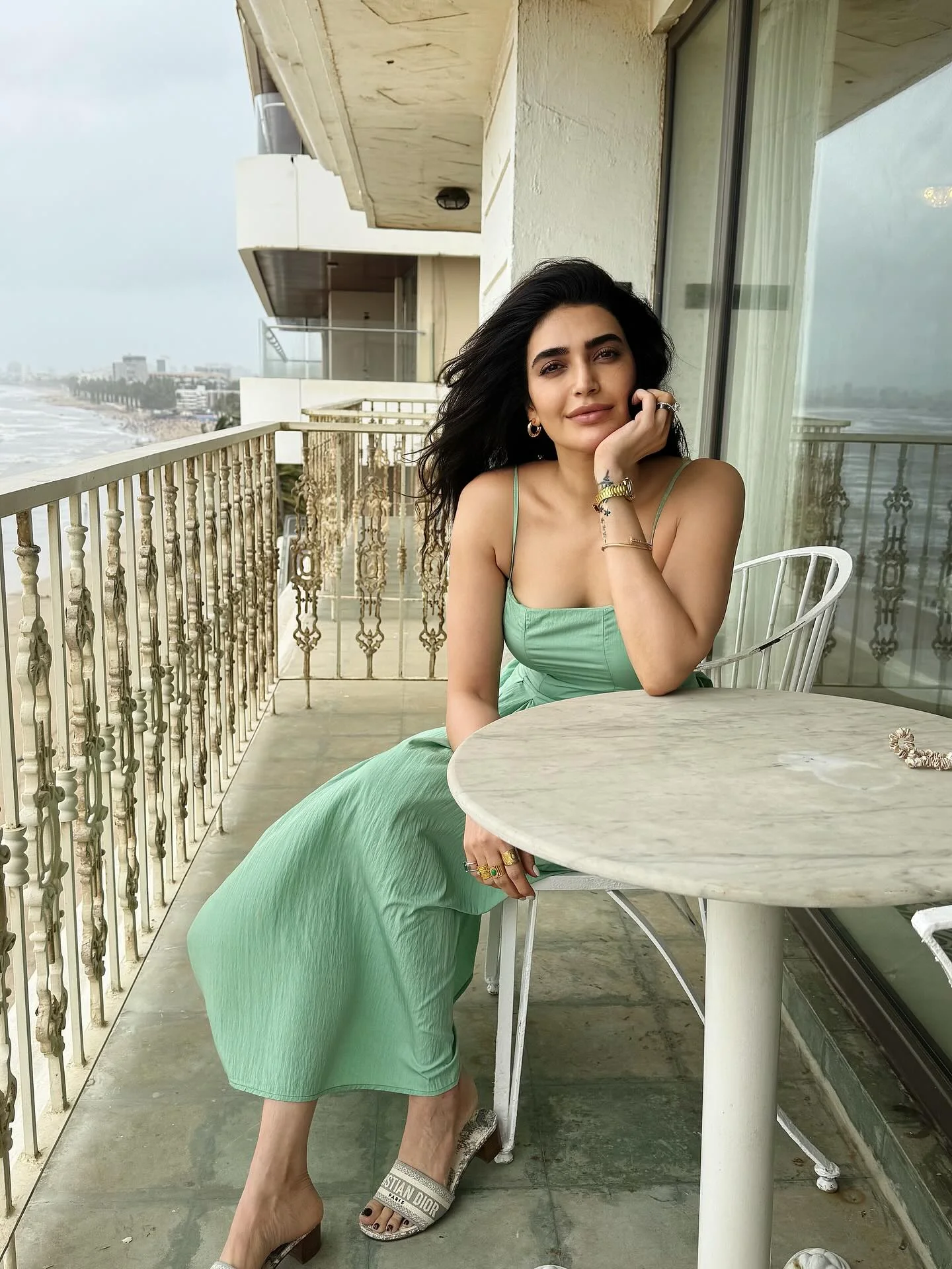 Karishma Tanna, 41 picture 2 of 3