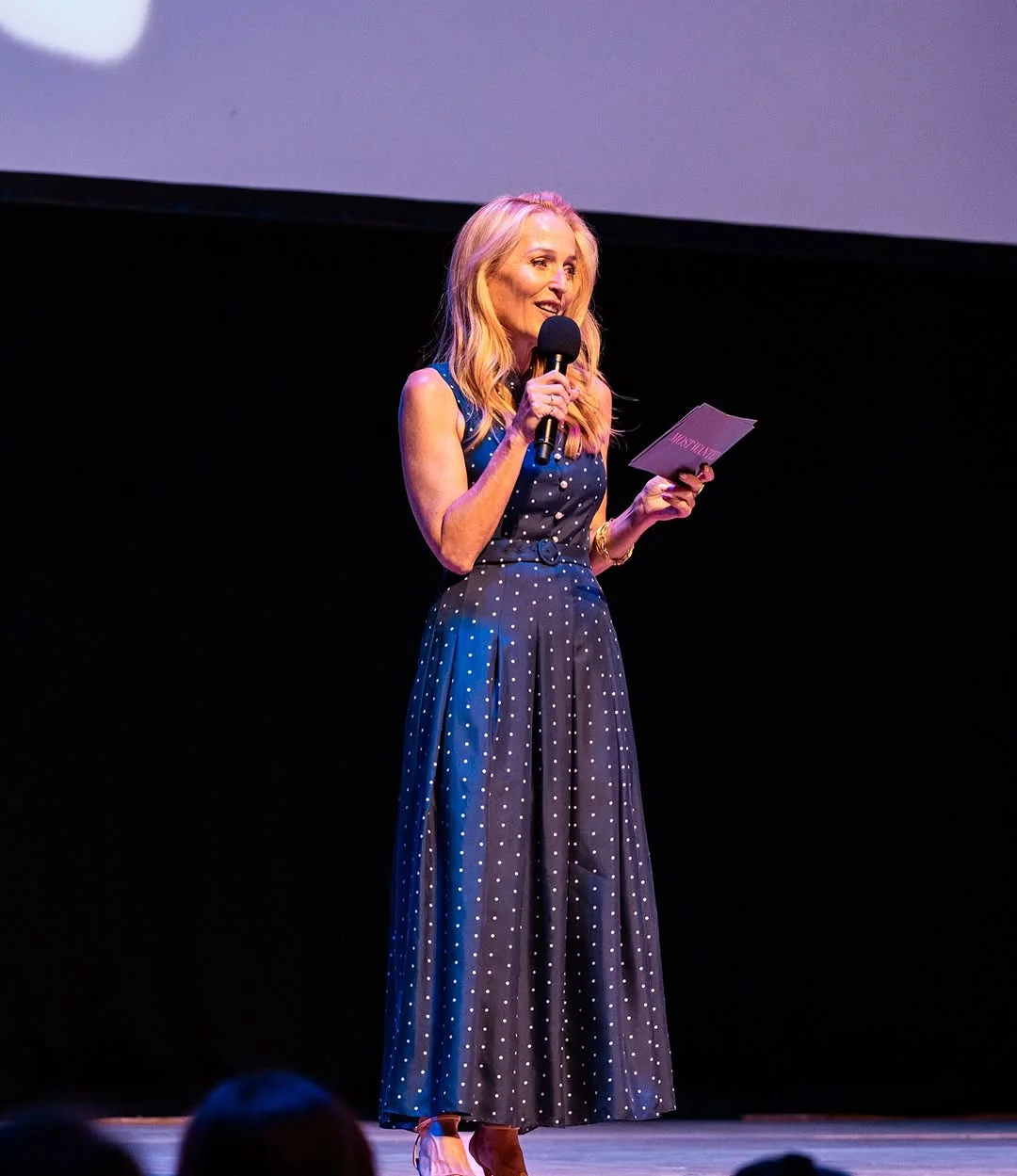 Gillian Anderson, 56 picture 4 of 4
