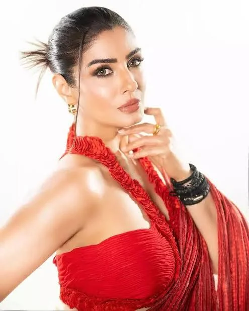 Raveen tandan , 49 picture 1 of 1