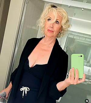 Janine Turner, 62'