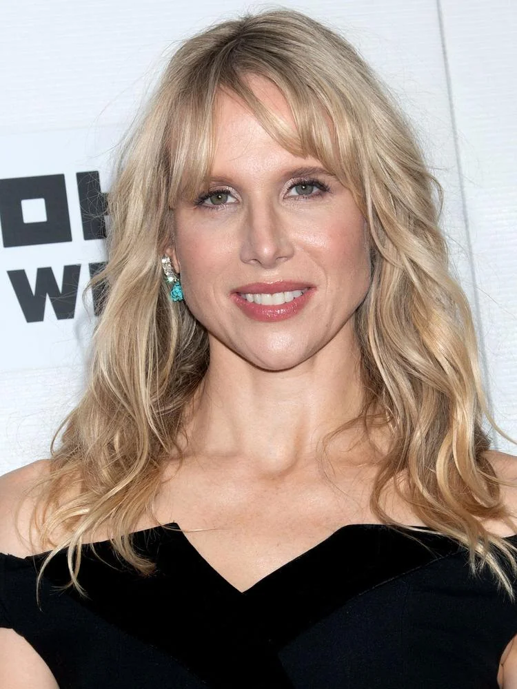 Lucy Punch, 46 picture 1 of 1