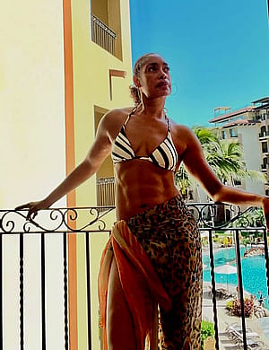Gina Torres, 56'