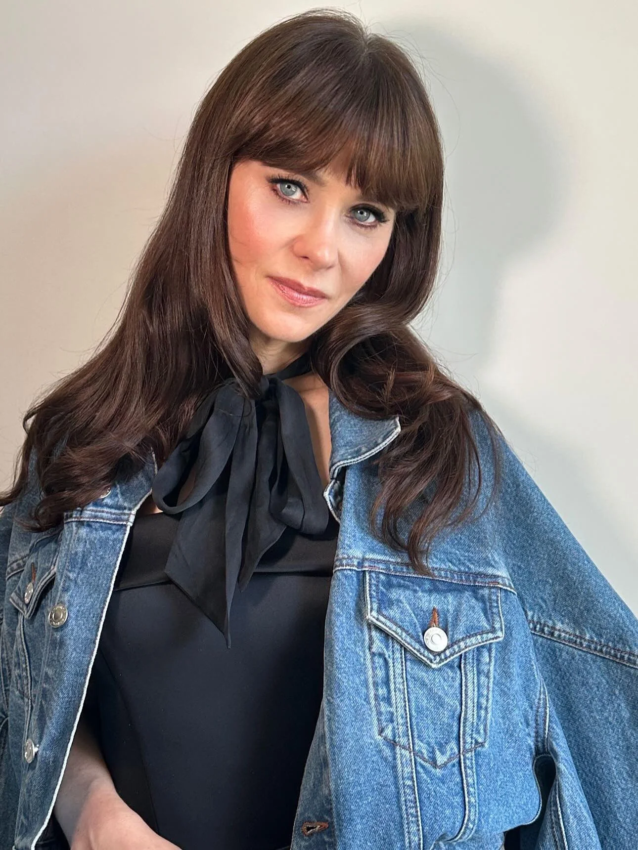 Zooey Deschanel, 45 picture 5 of 6