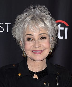 Annie Potts, 71'
