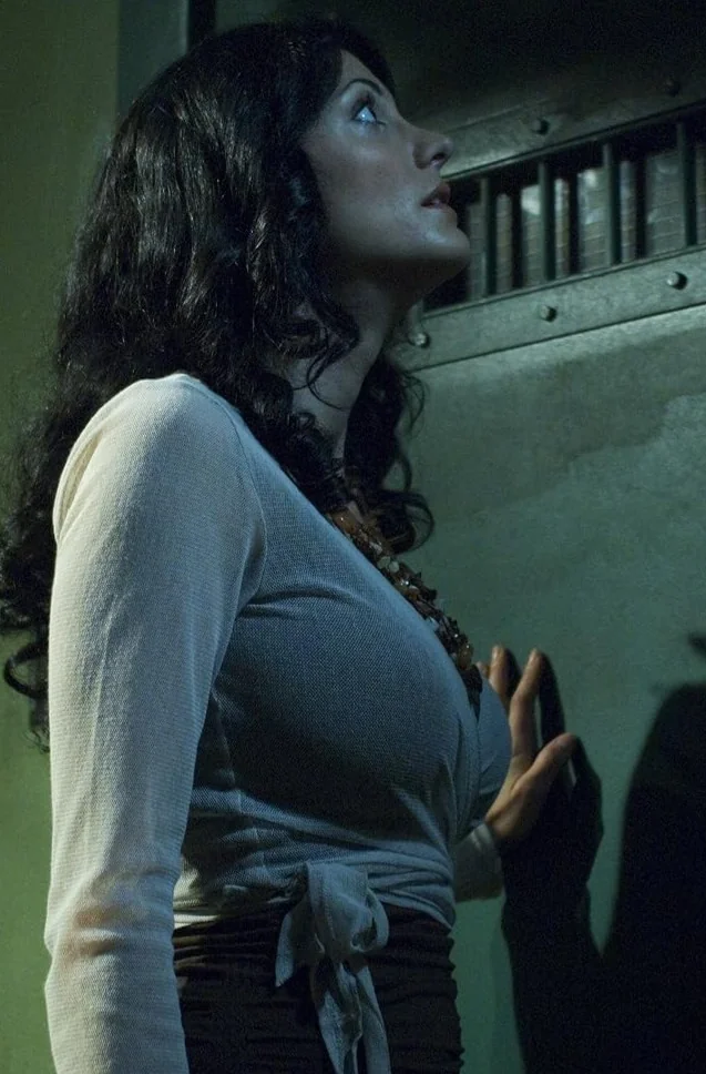 Julia Benson, 46 picture 1 of 2
