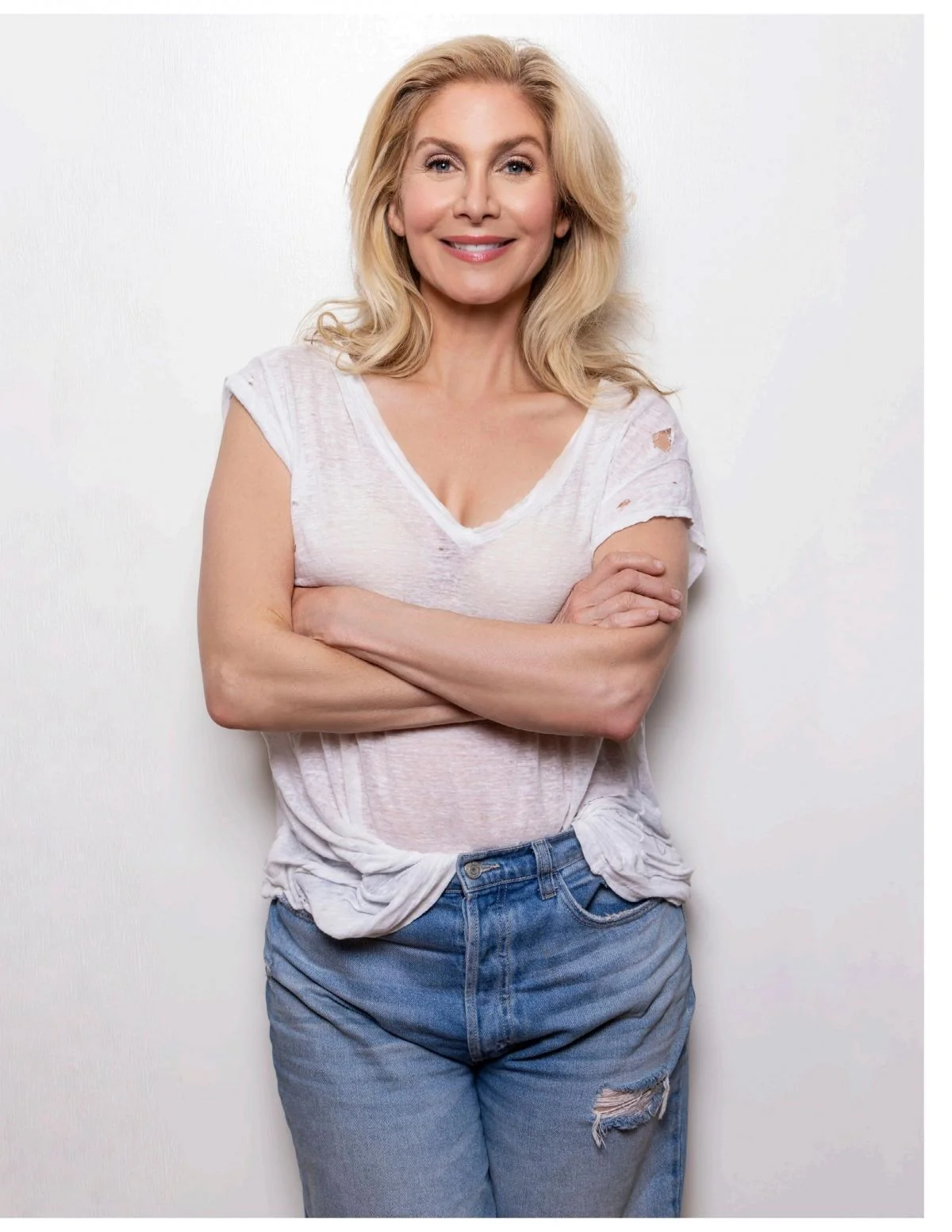 Elizabeth Mitchell, 52 picture 3 of 6
