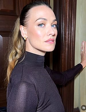 Yvonne Strahovski, 42'