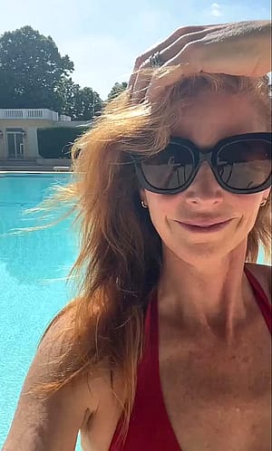 Sarah Rafferty, 52'