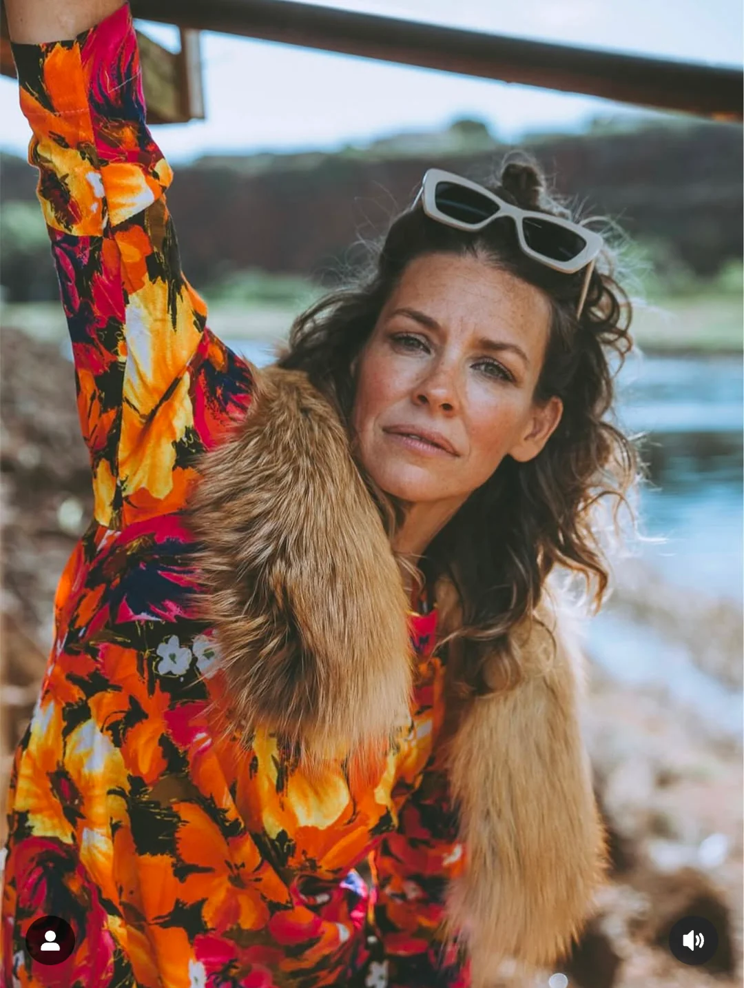 Evangeline Lilly, 45 picture 2 of 3