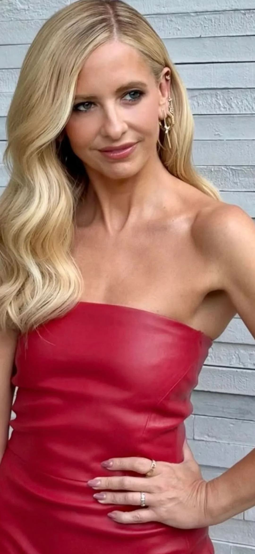 Sarah Michelle Gellar, 48 picture 1 of 2