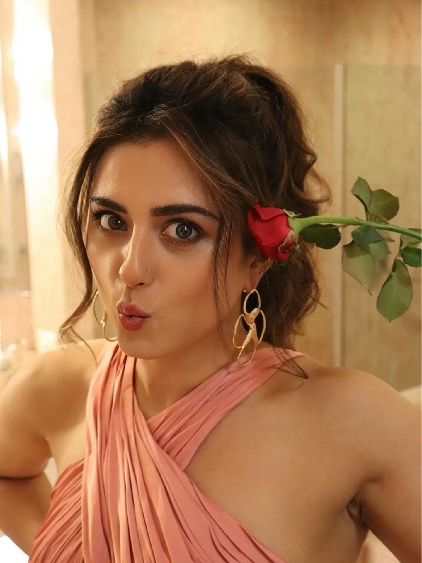 Ridhi Dogra, 40 picture 1 of 6