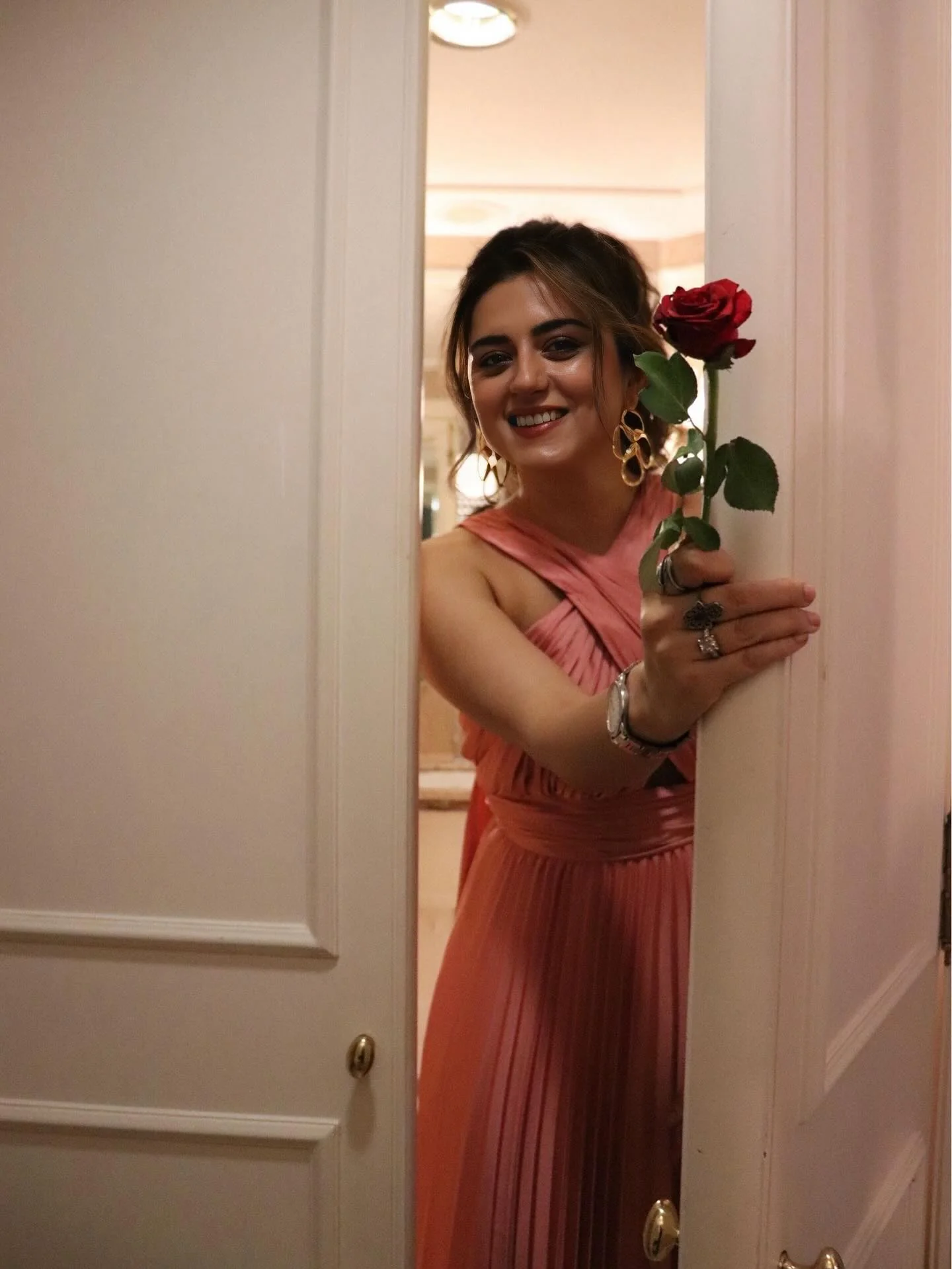 Ridhi Dogra, 40 picture 5 of 6