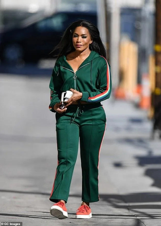 Angela Bassett, 66 picture 3 of 3