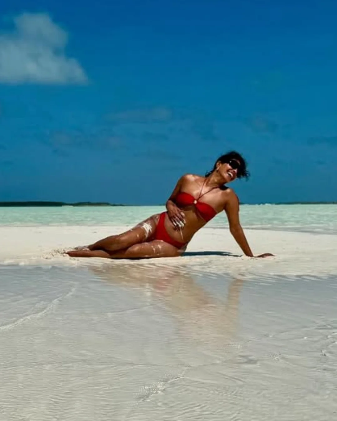 Priyanka Chopra Jonas, 43 picture 2 of 4